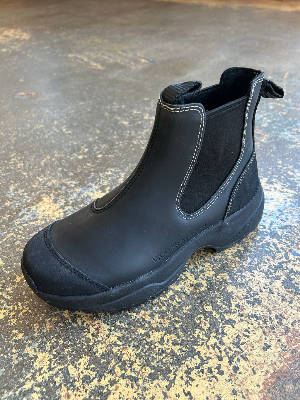 Black waterproof boots hotsell