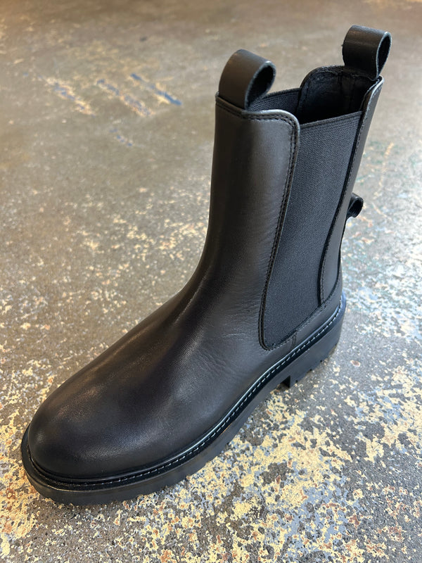 Katelyn Boot