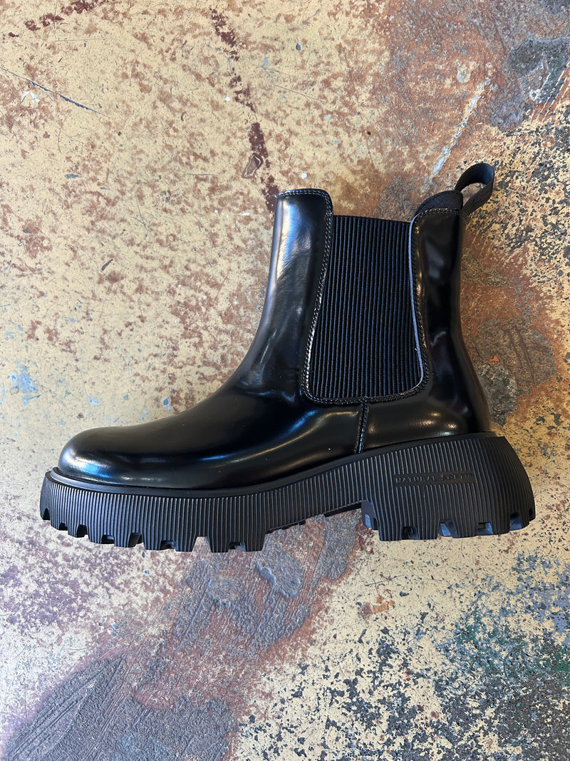 Aya Patent Boot