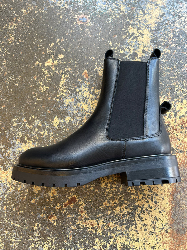 Katelyn Boot