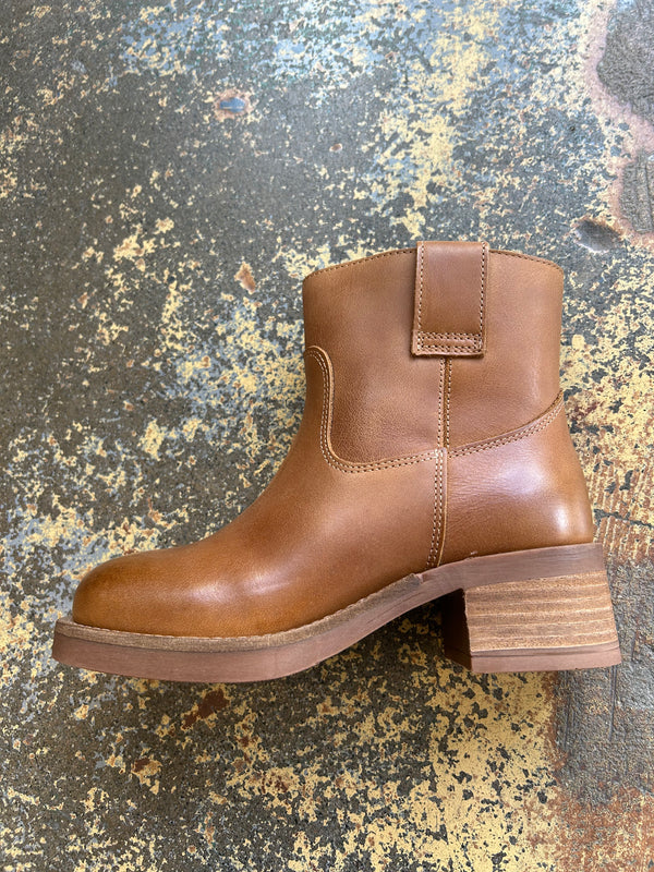 Jenni Boot