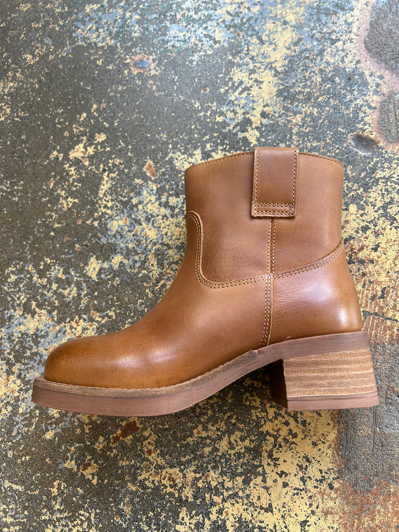 Jenni Boot