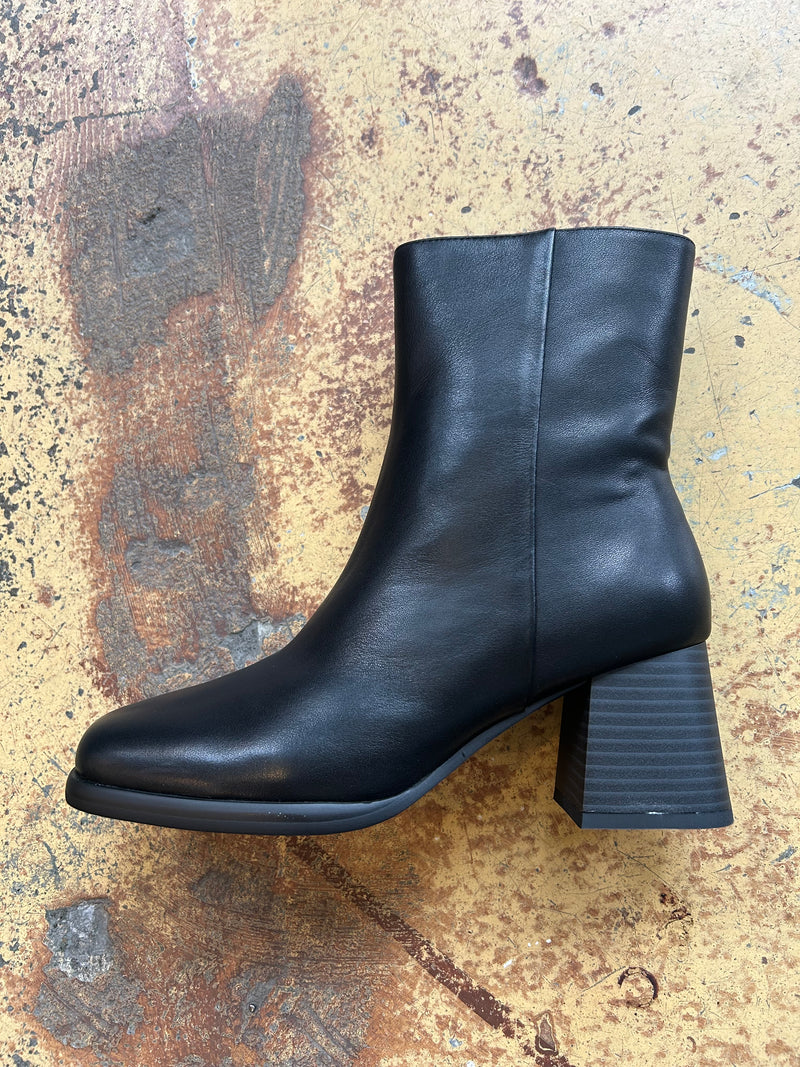 Lila Boot